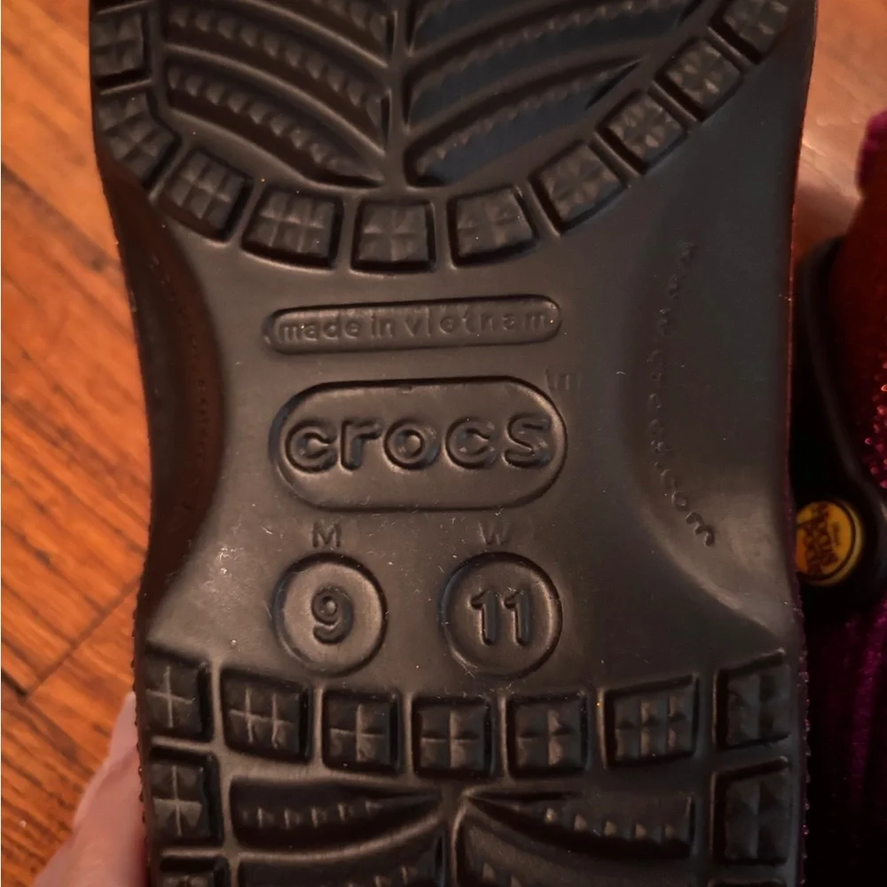 Hocus Pocus Crocs -Size 11 W, 9 M - Picture 5 of 9